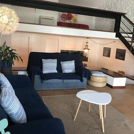 Roques - Casa En Primera Linea De Mar En カダケス エクステリア 写真