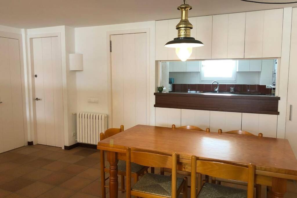 Roques - Casa En Primera Linea De Mar En カダケス エクステリア 写真