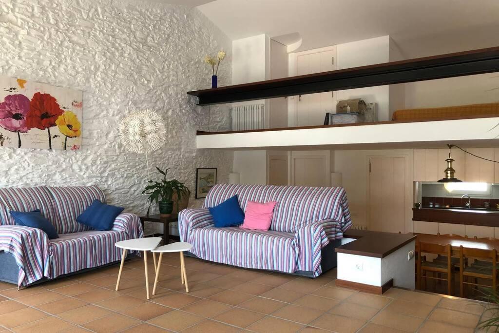 Roques - Casa En Primera Linea De Mar En カダケス エクステリア 写真